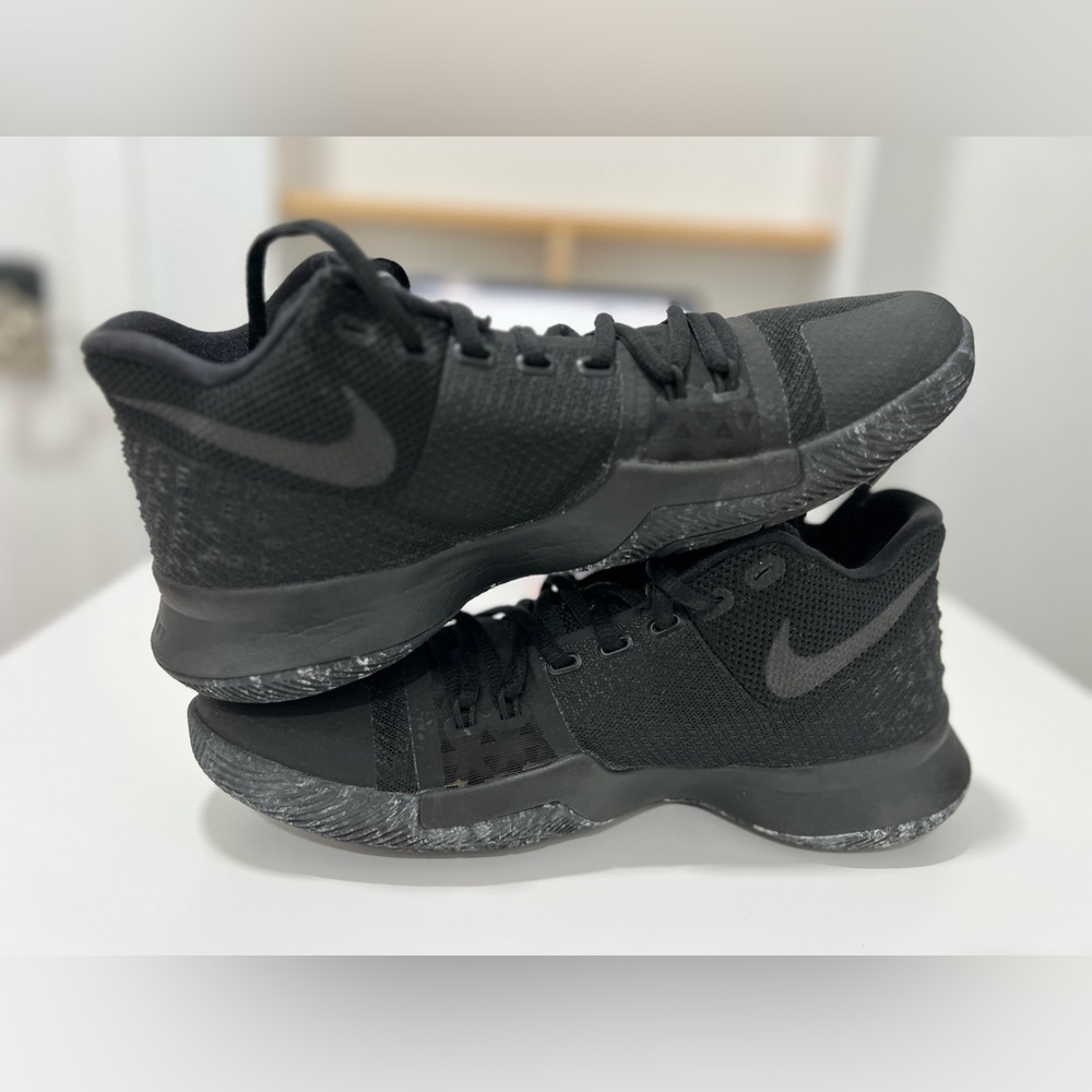 Pre-Owned Nike Kyrie 3 Marble Black Basketball Sneakers 852395 005
